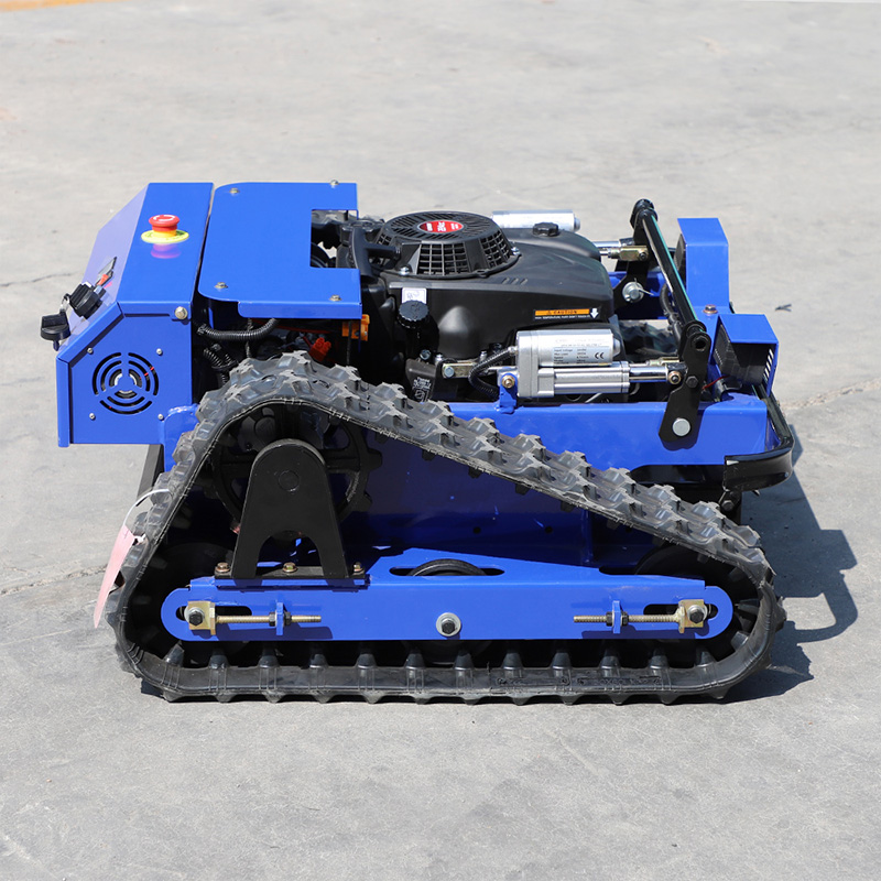 Ferngesteuerter Böschungsmäher