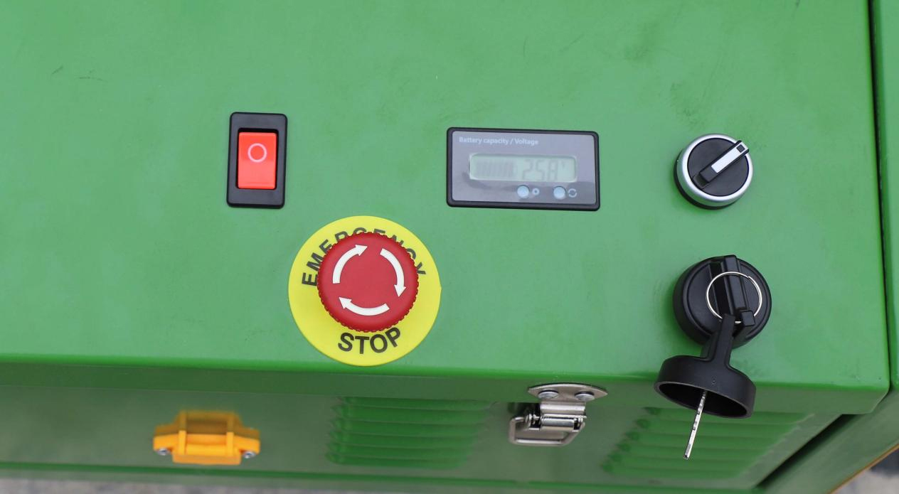 Ferngesteuerter Freischneider