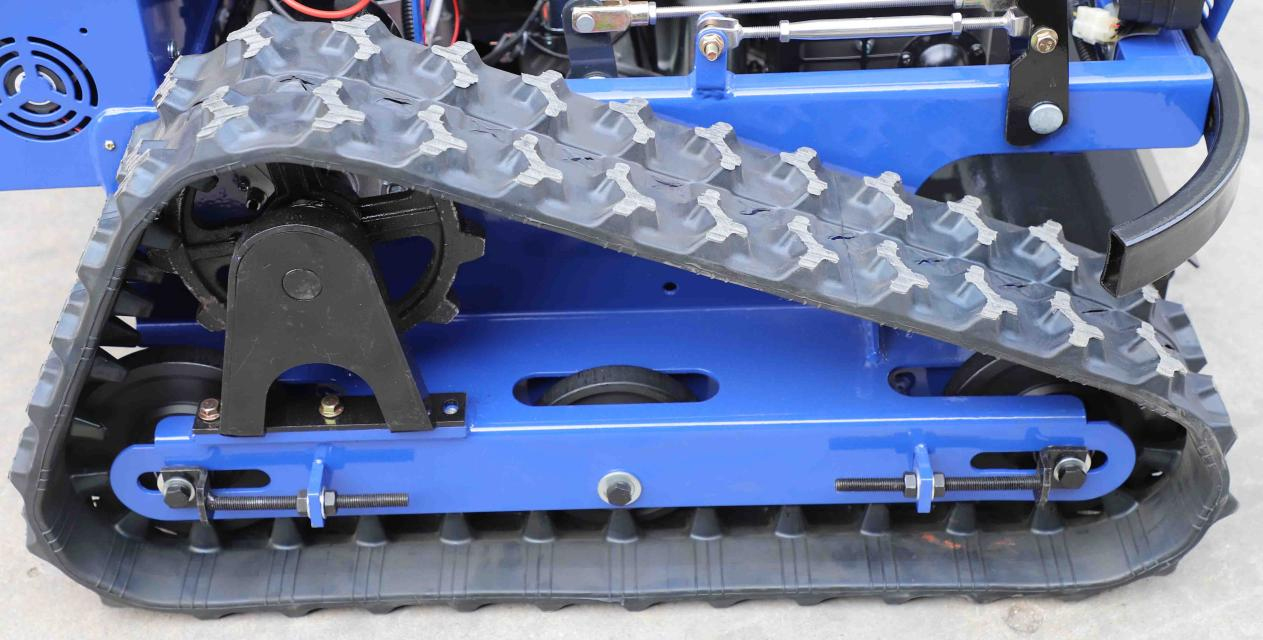 Ferngesteuerter Böschungsmäher Ferngesteuerter Böschungsmäher