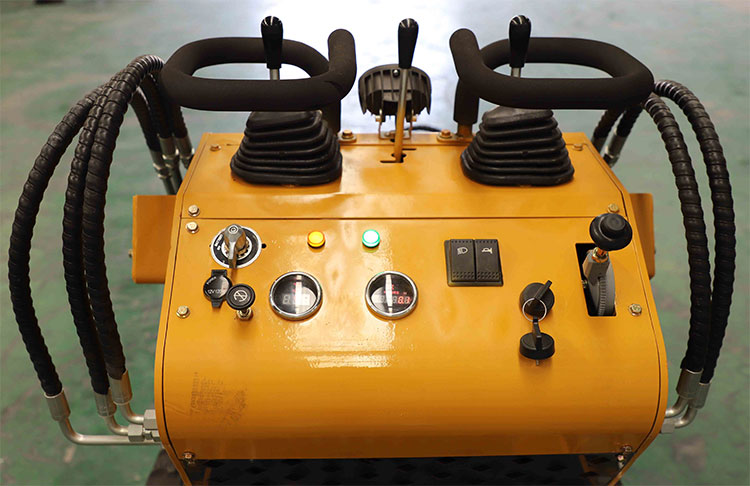 Mini-Kompaktlader zu verkaufen