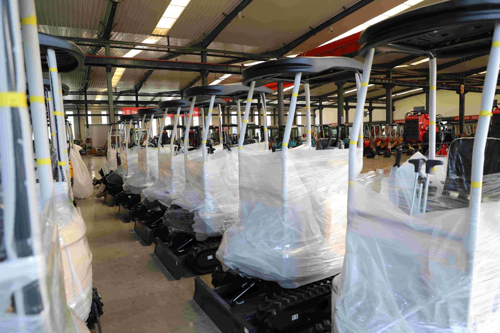184 Einheiten Mini-Bagger erfolgreich versandt 184 Einheiten Mini-Bagger erfolgreich versandt