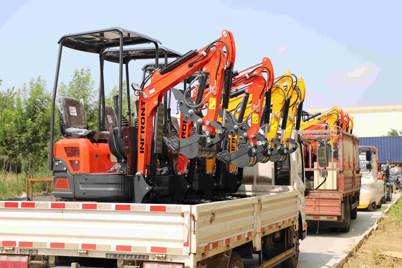 184 Einheiten Mini-Bagger erfolgreich versandt 184 Einheiten Mini-Bagger erfolgreich versandt